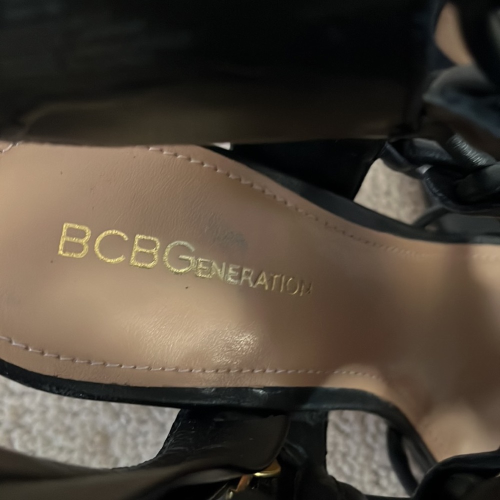 BCBG black heels - Picture 5 of 10